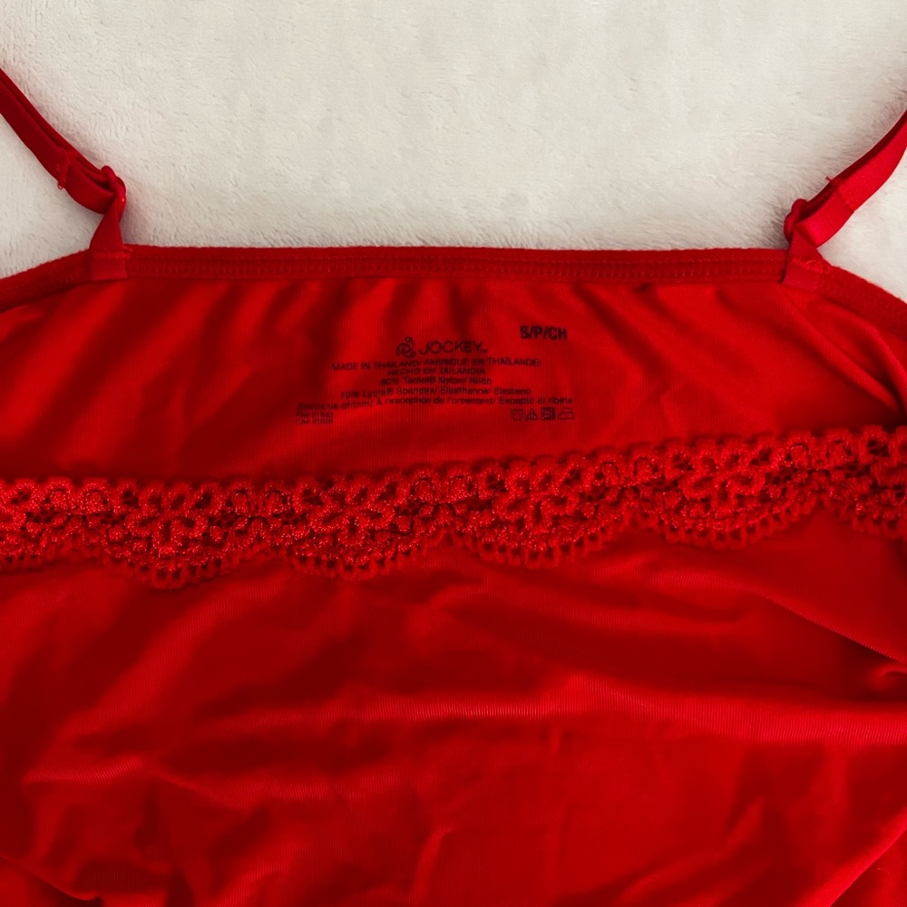 Red satin tank top - Picture 4 of 5